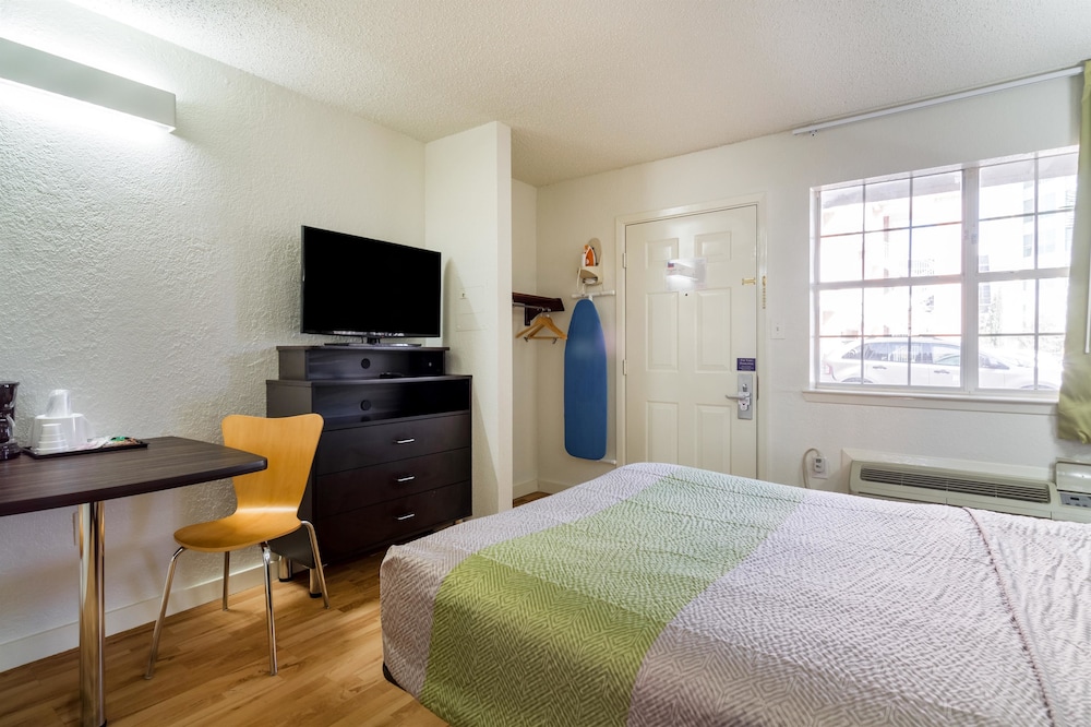 Studio6 Plano, TX - Dallas - Plano Medical Center 51/60