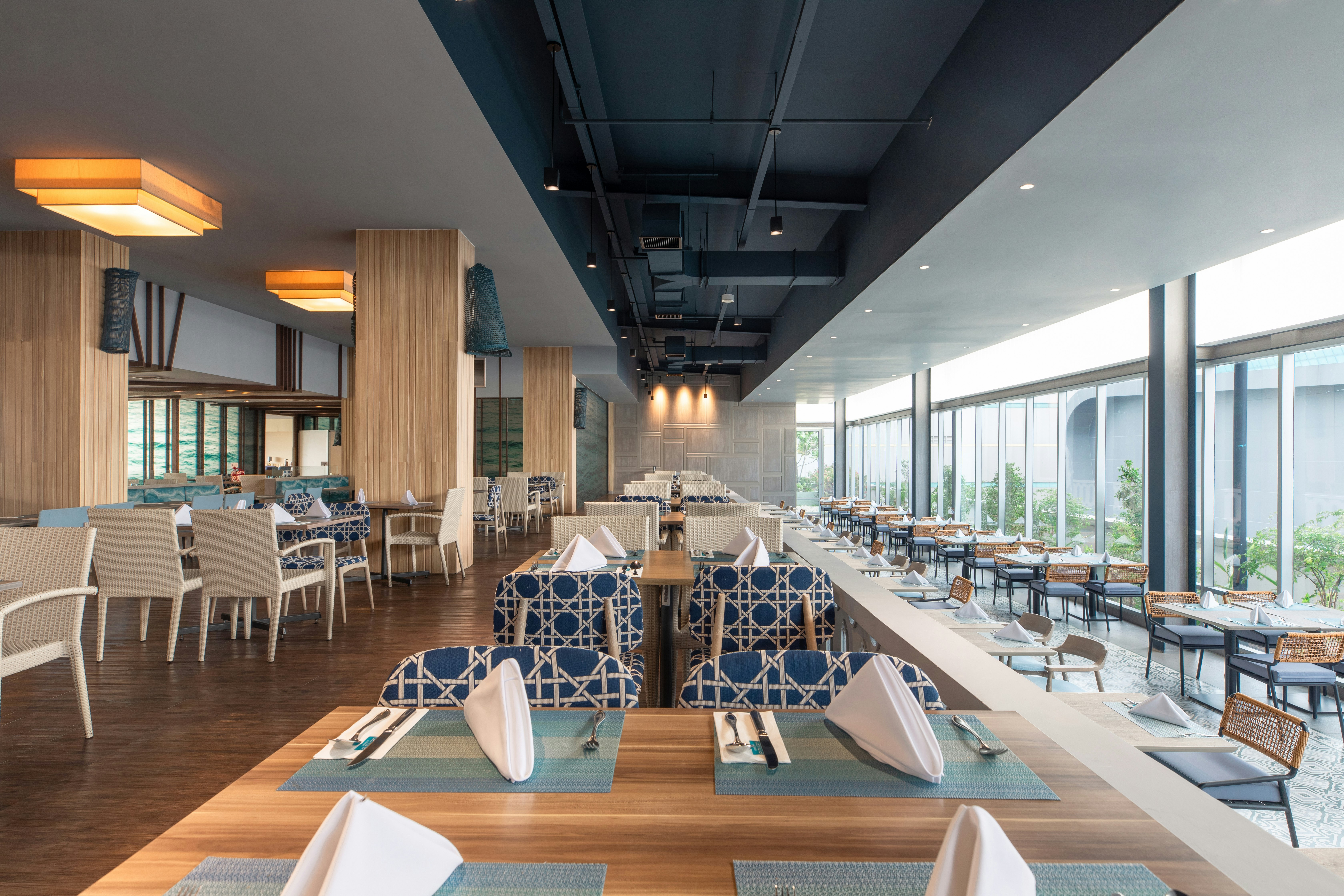 Centara Life Government Complex Hotel and Convention Centre Chaeng Watthana 53/77