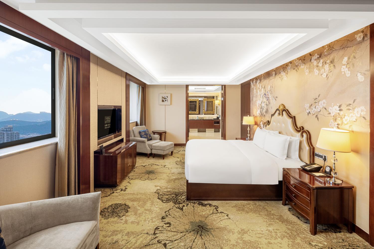 Prime, Suite, King Bed, with View