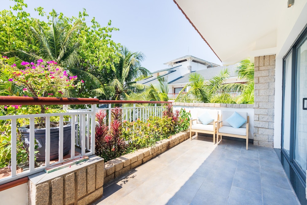 Hoang Ngoc Beach Resort 84/87