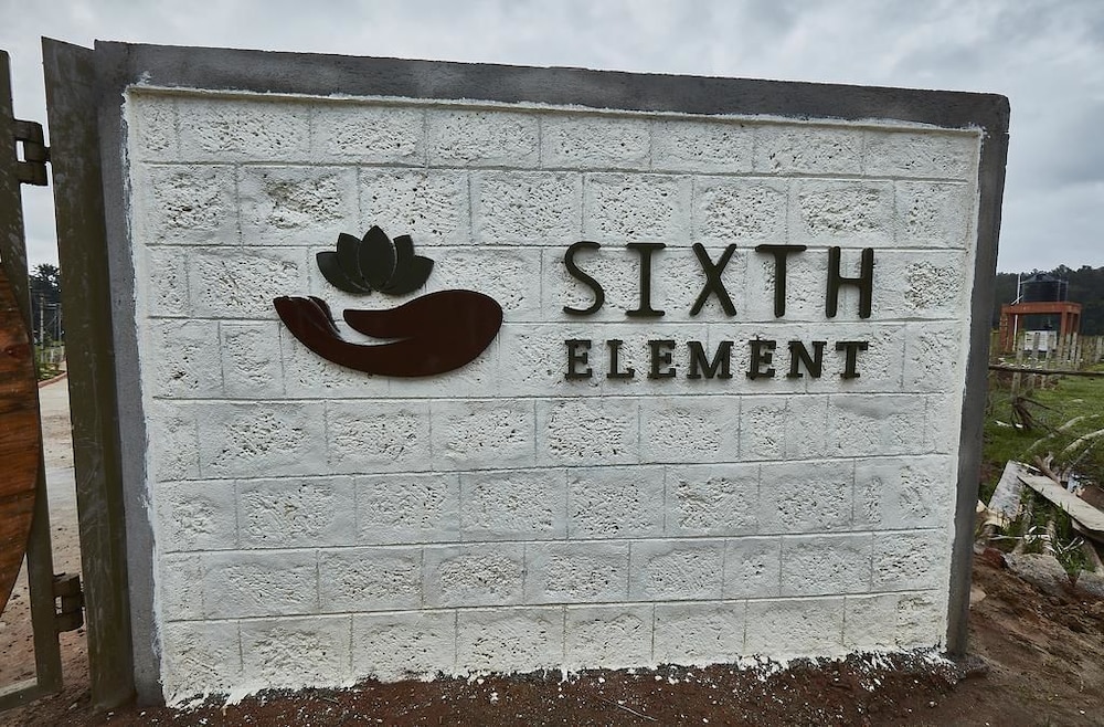 Sixth Element Luxury Resort 2/50