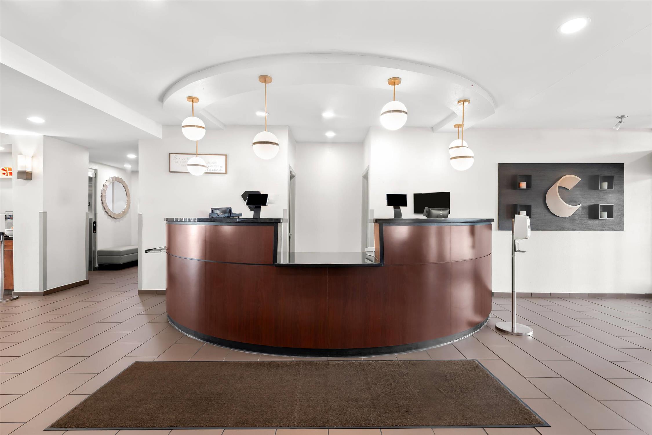 Comfort Suites CS-SU Cullman I-65 Exit 310 9/33