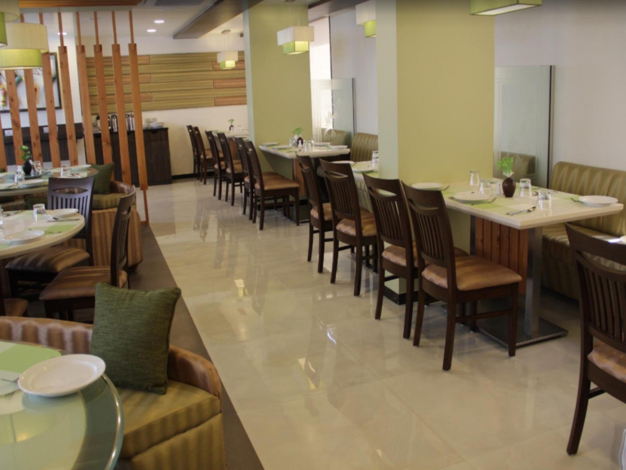 restaurant cafeteria