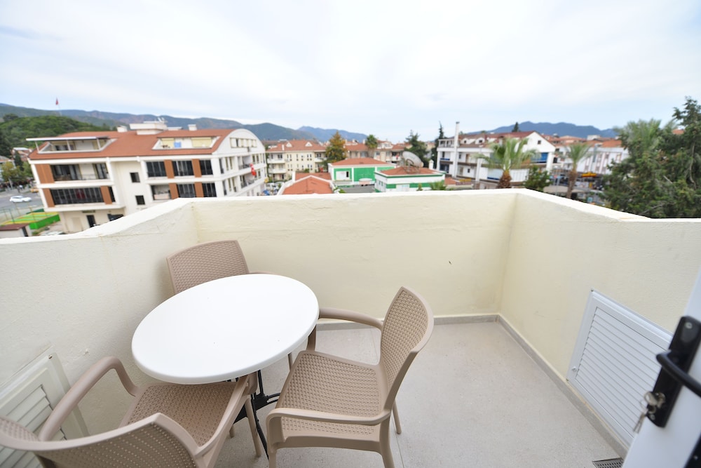 Greenpark Apartments 6/49