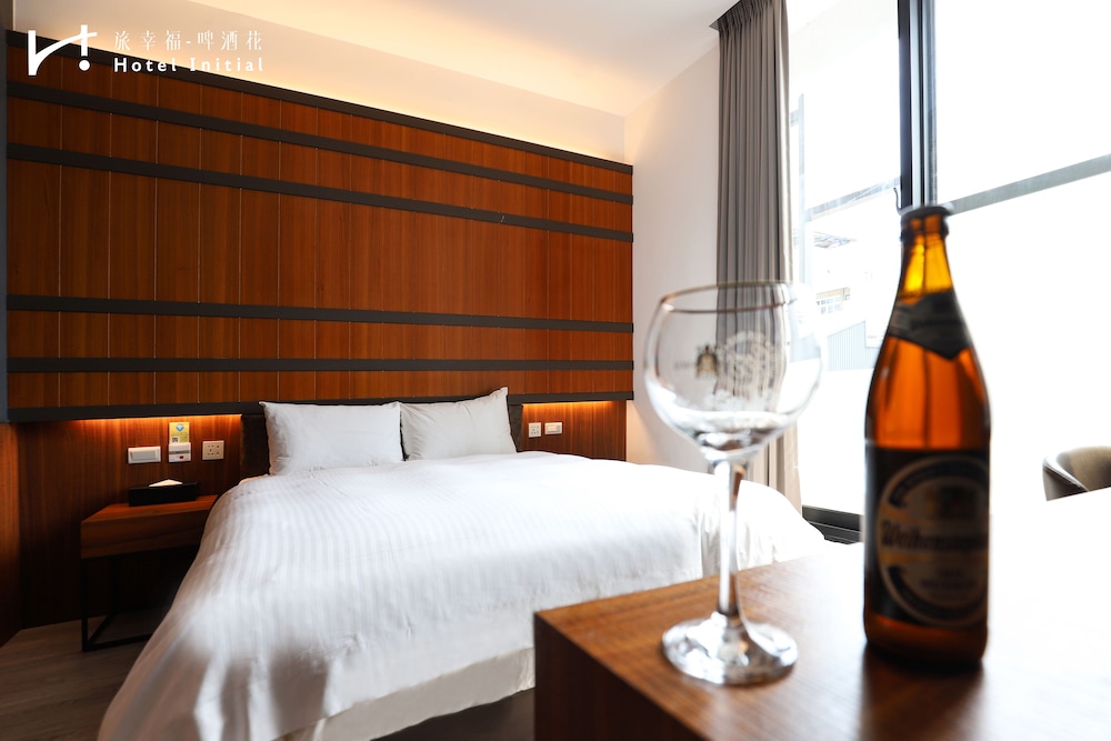 Beer Hotel 19/83