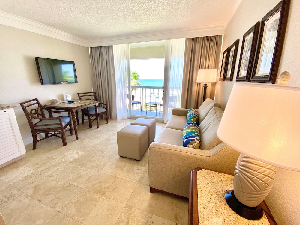 Tradewinds Island Grand Resort 40/65