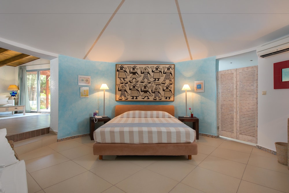 Dionysos Hotel 30/76