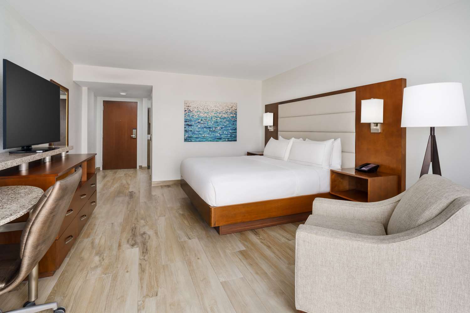غرفة بسرير كينج بإطلالة على المدينة في الطابق العلوي، DoubleTree Beach Resort by Hilton Tampa Bay - North Redington Beach 2/3
