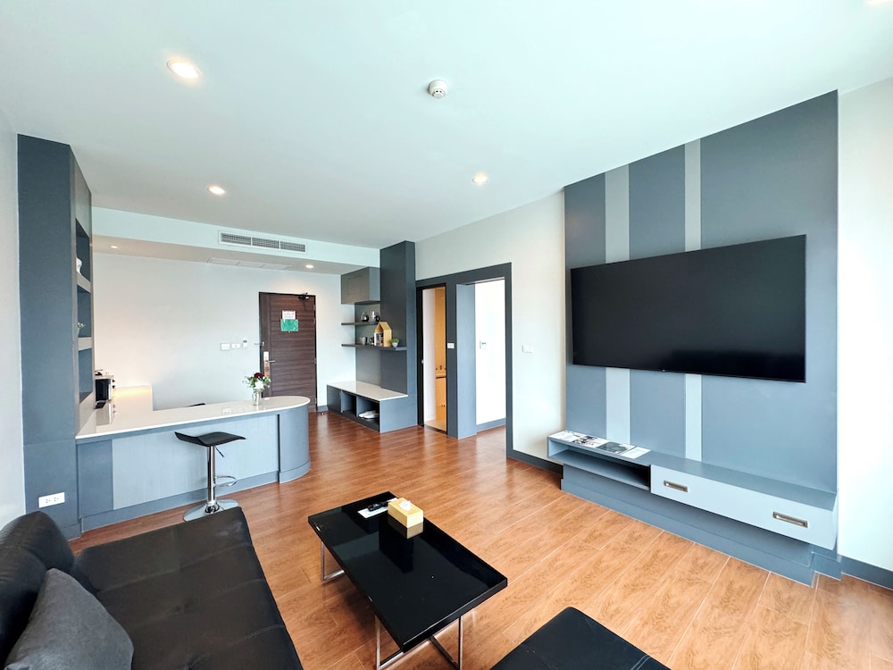 Civilize Hotel 56/64