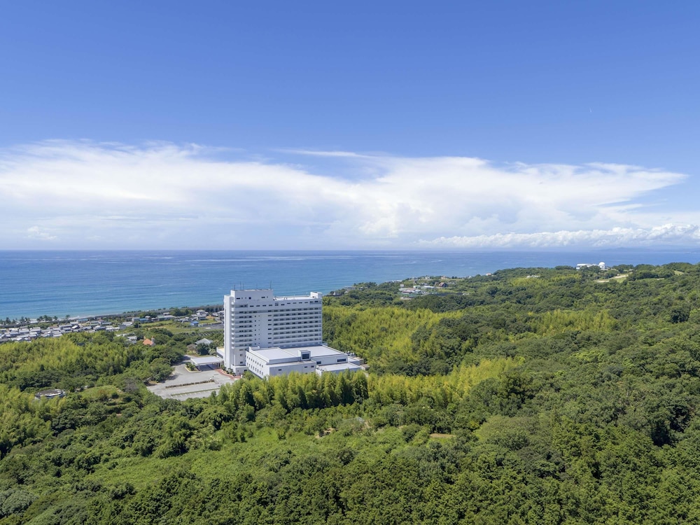 Mercure Kochi Tosa Resort & Spa 48/50