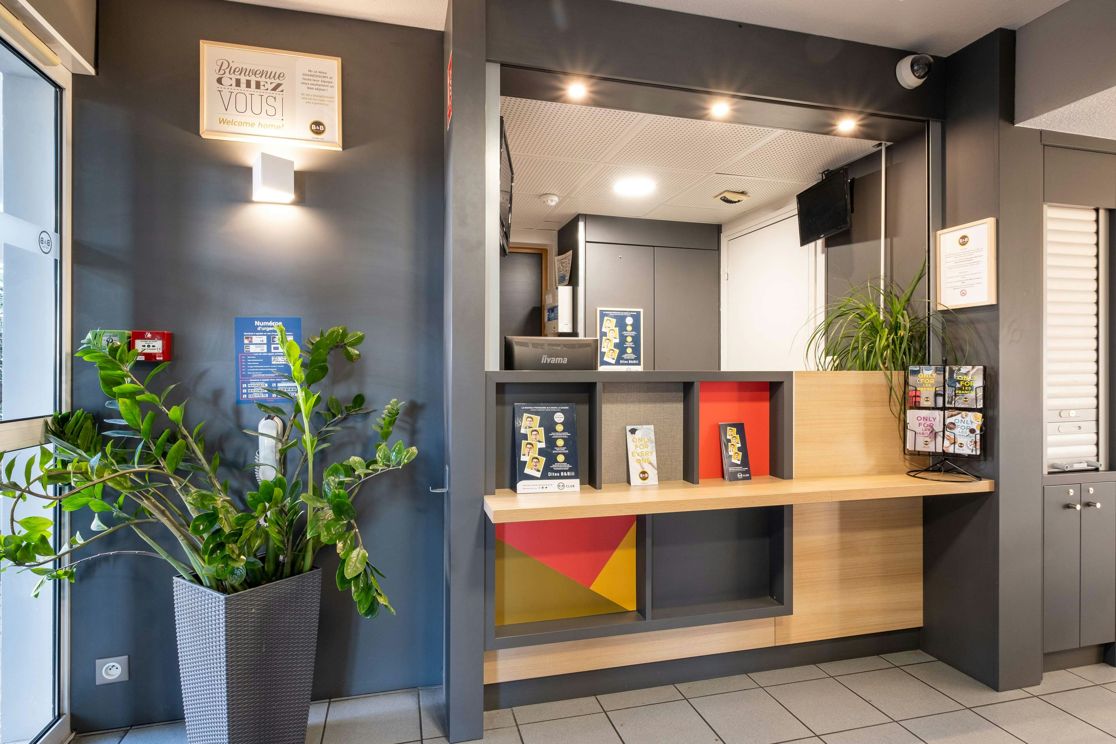 Lobby at B&B Hotel Lille Seclin Unexpo, SECLIN