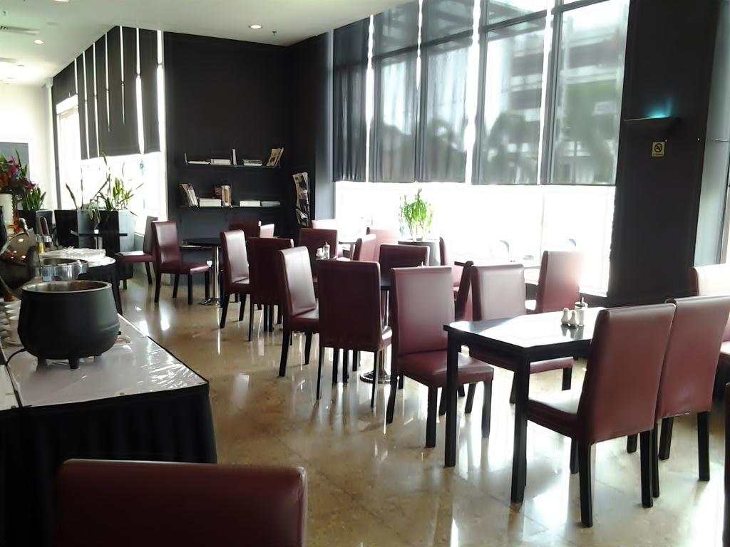 Dormani Hotel Kuching 30/40