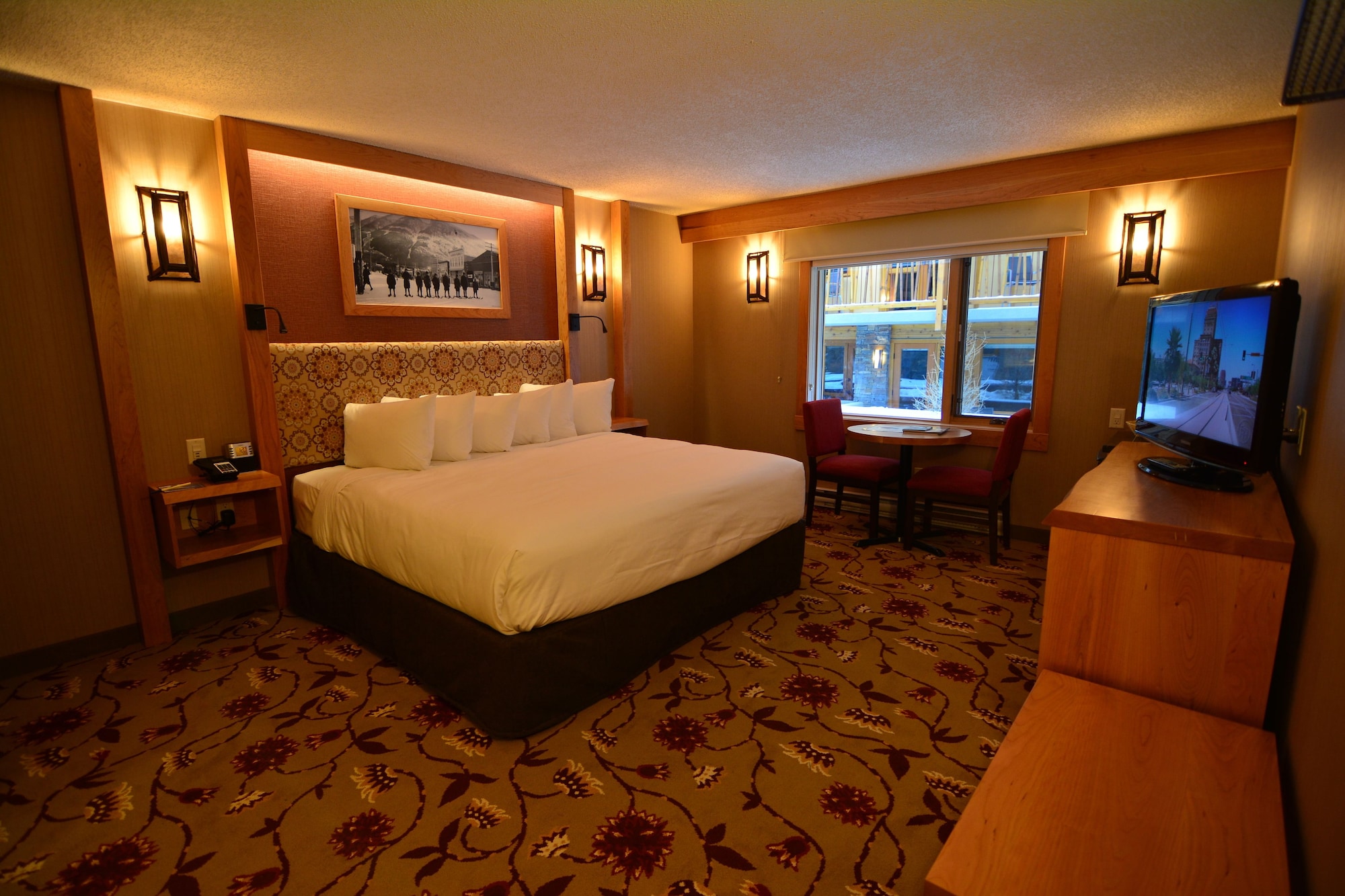 SUPERIOR, KING BED