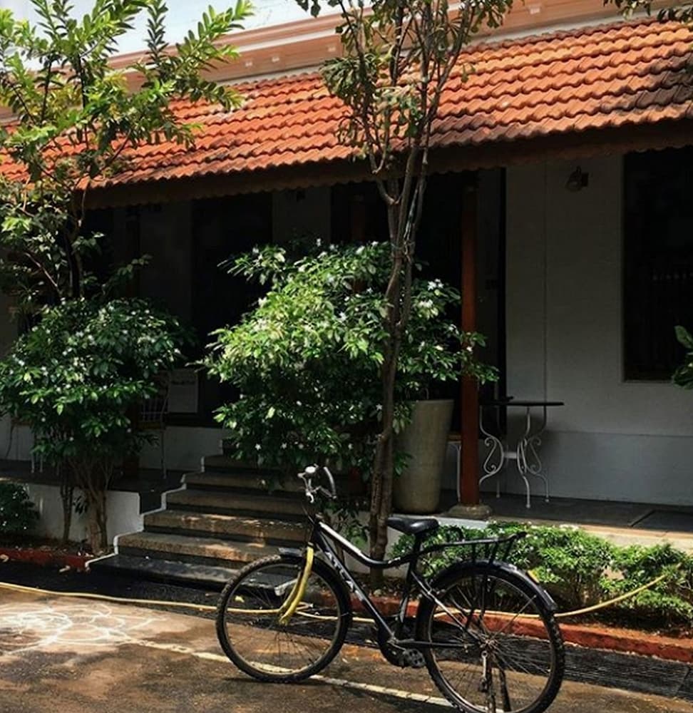 Maison Perumal Hotel & Restaurant CGH Earth 39/40