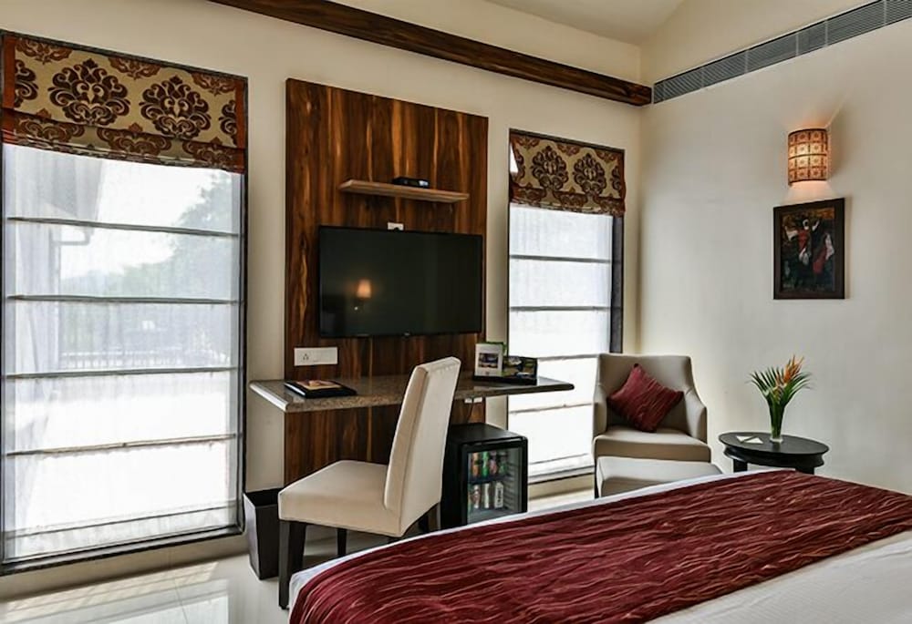 Tropicana Resort and Spa Alibaug 17/50