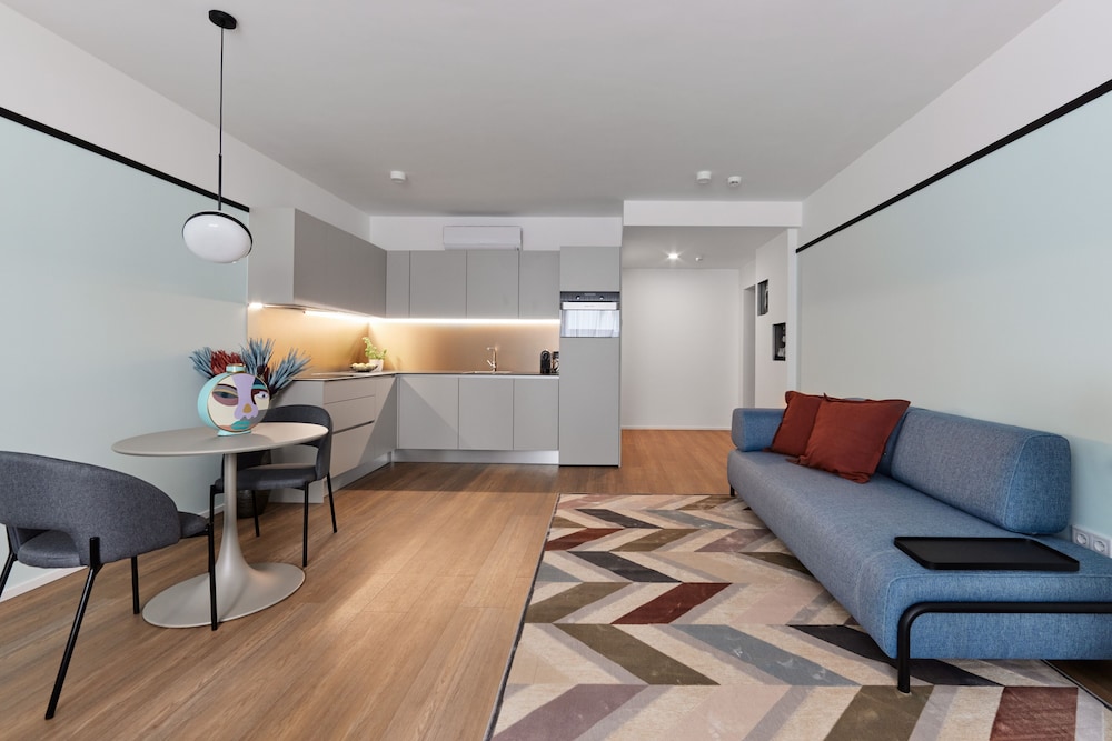 The Amberlyn Suite Hotel 26/50