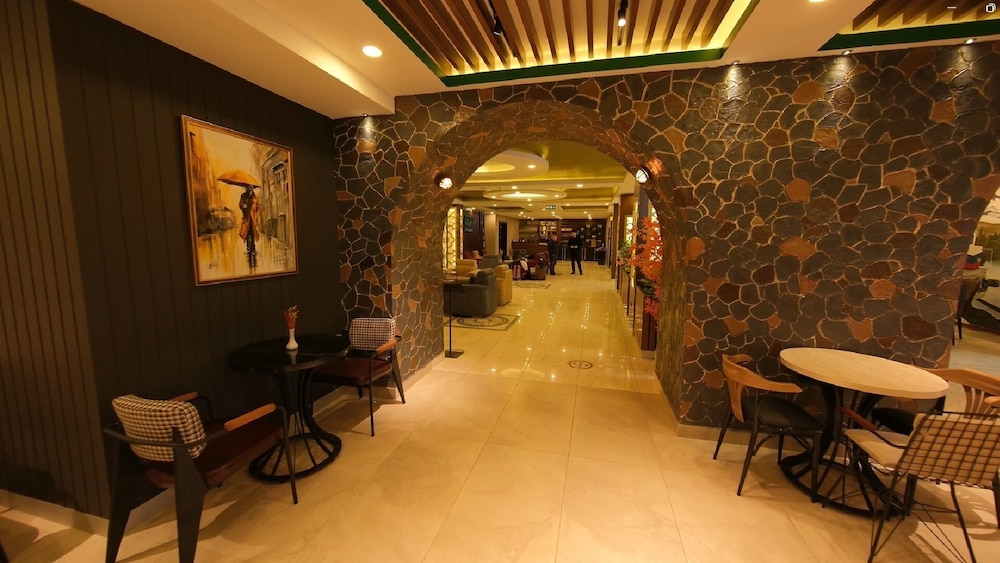 Sapran Deluxe Hotel 42/50