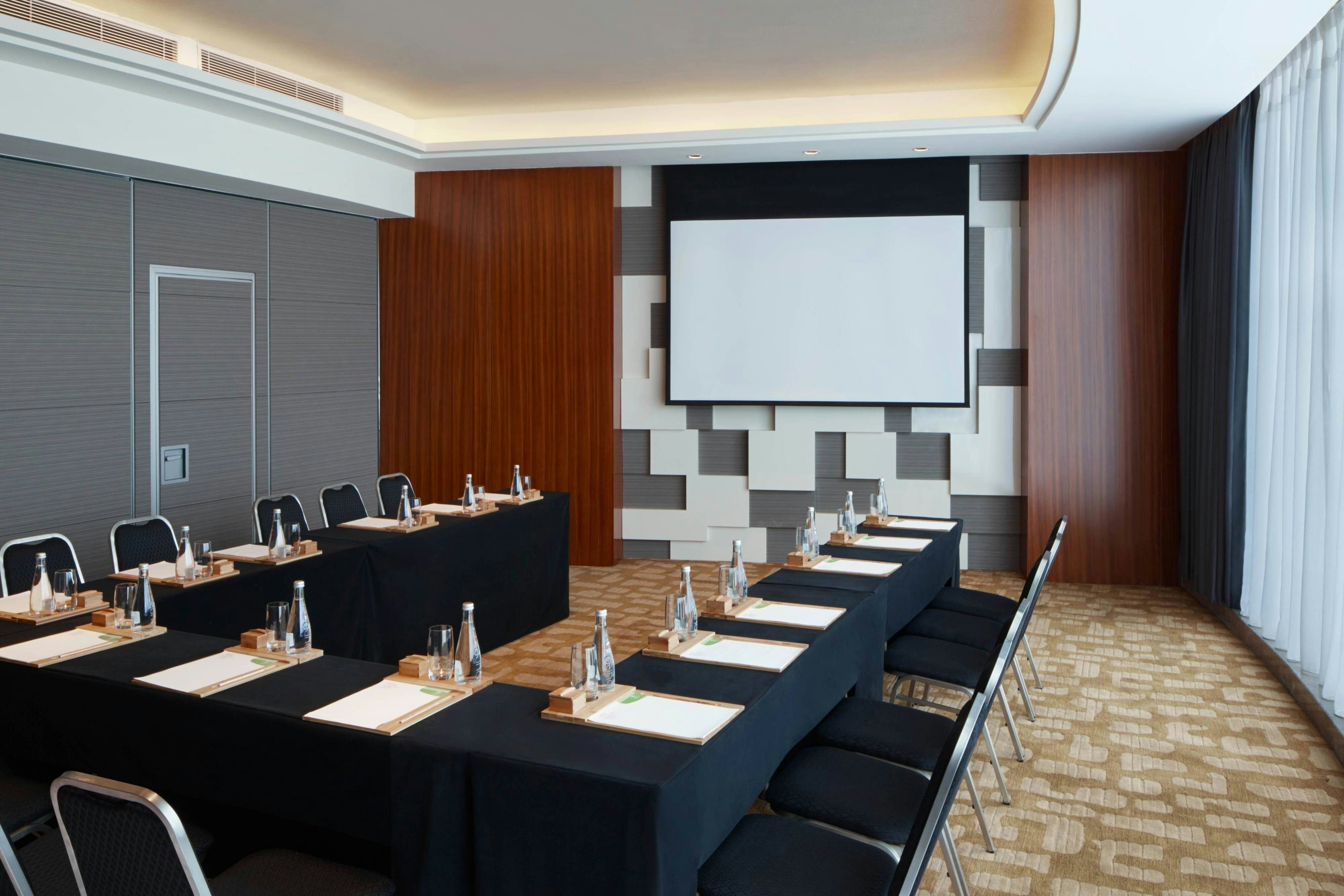 Courtyard By Marriott Hangzhou Qianjiang 8/13