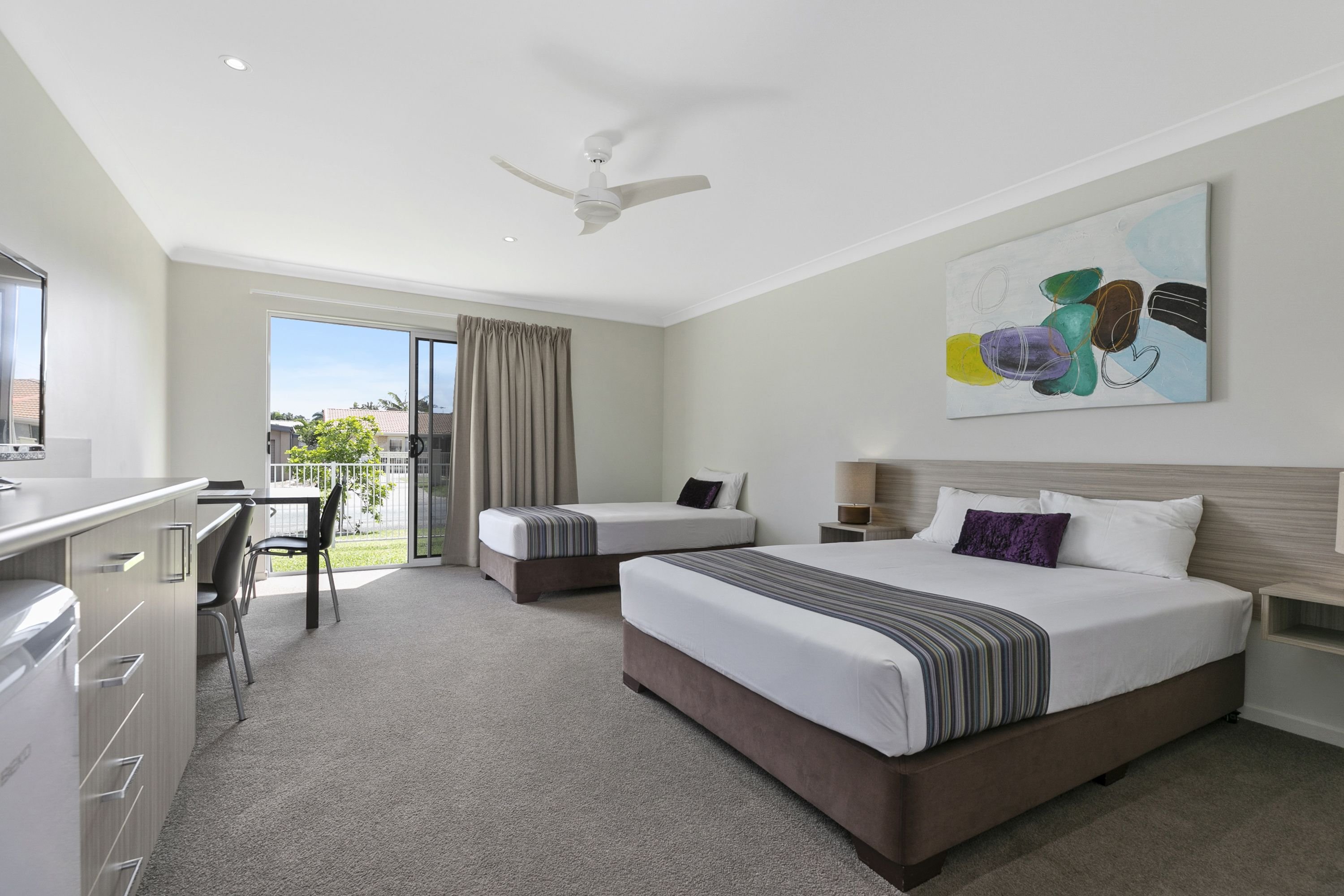 Hotel Beachside 16/34