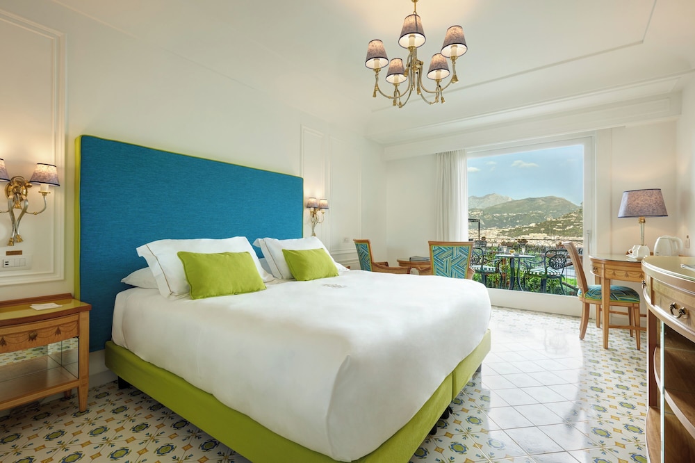 Deluxe, Double or Twin Bed, Balcony, Grand Hotel Capodimonte 3/5