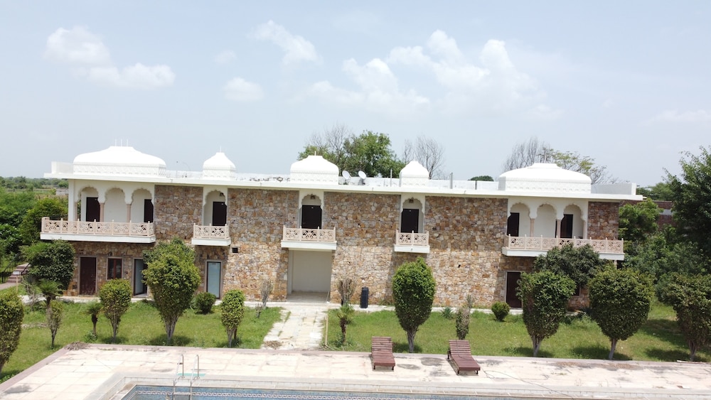 ClarksInn Suites Ranthambore 4/62