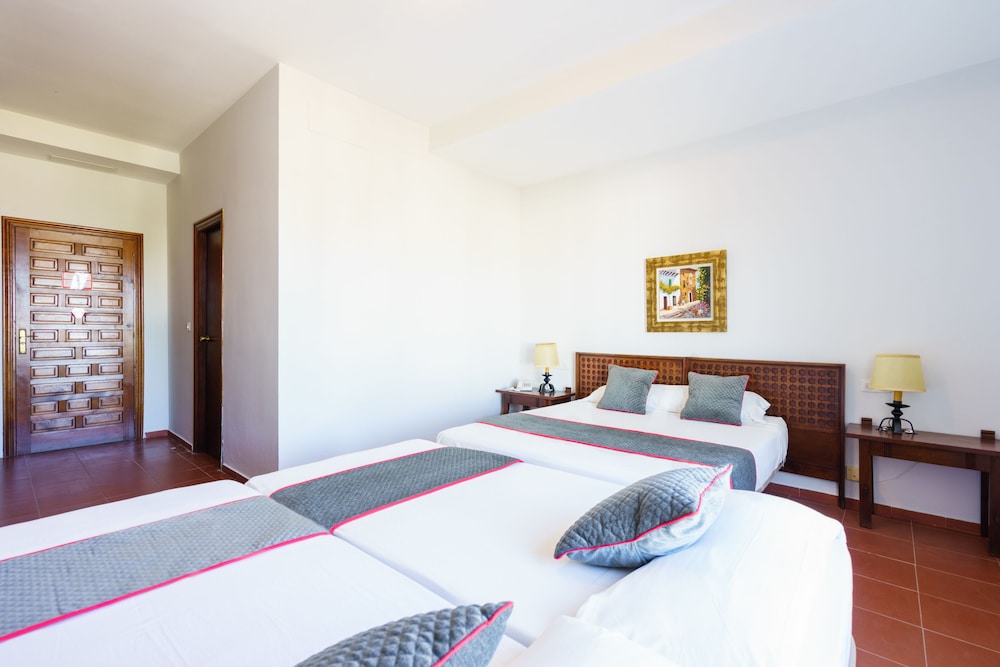 OYO HOTEL LAS CUMBRES 13/39