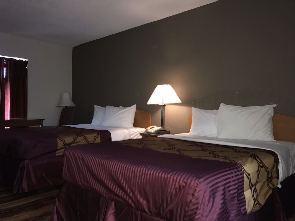 Bear Mount Inn And Suites 10/40