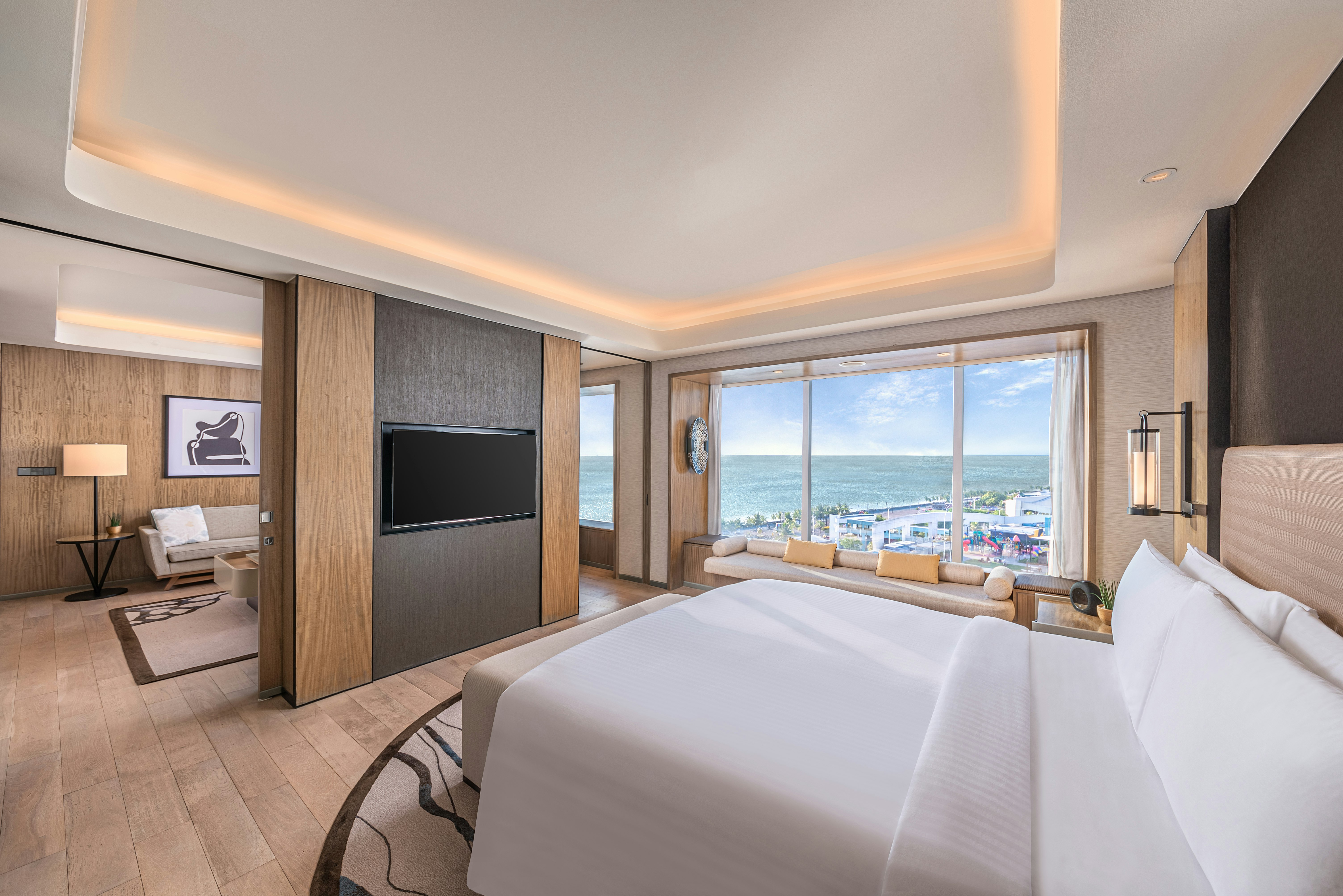 Premier, Suite, King Bed, Bay View