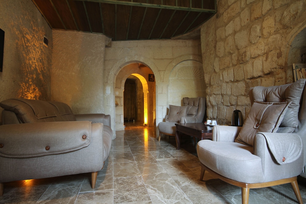 Heaven Cave House 40/64