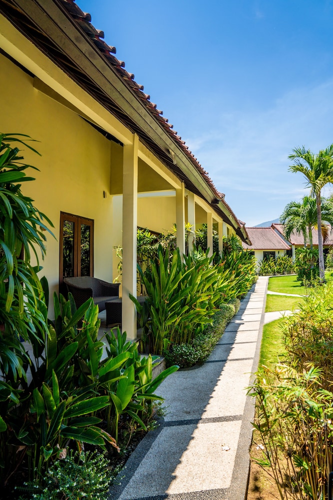 Ocean Sun Dive Resort 57/59