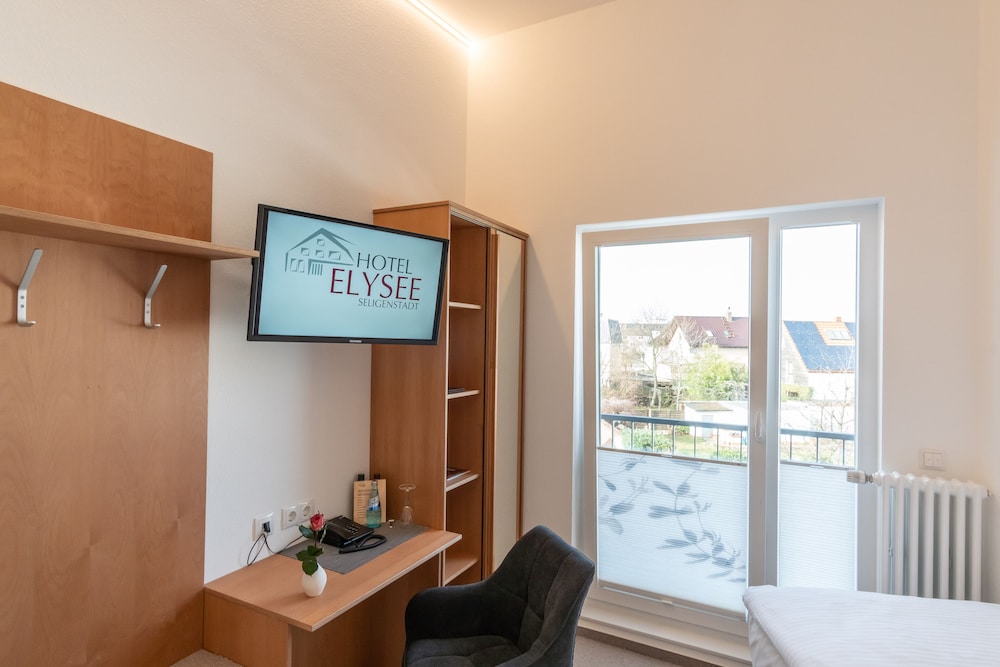 Hotel Elysee 1/37