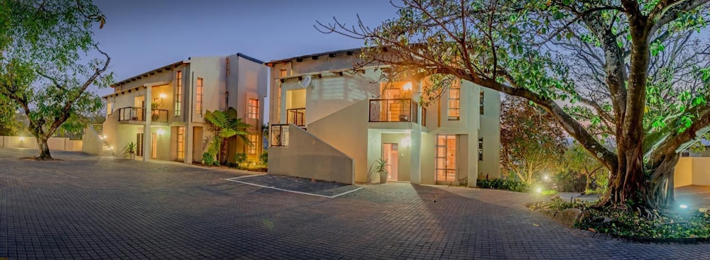 Francolin Lodge 4/50