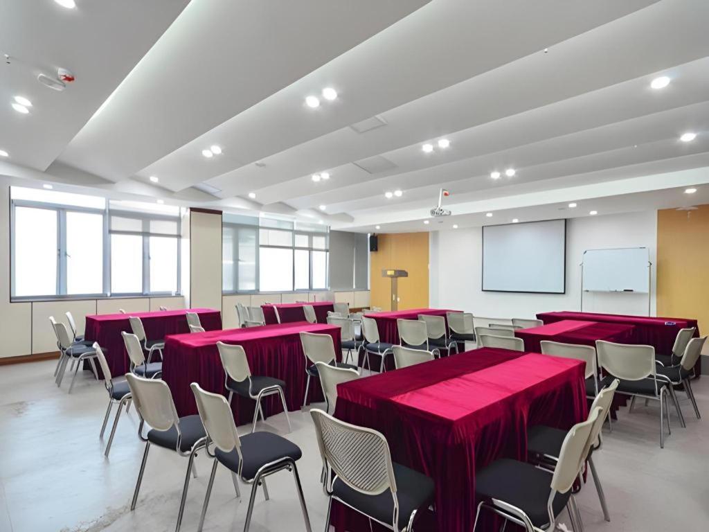 City Comfort Inn Enshi Jingang Baijia Plaza 36/44