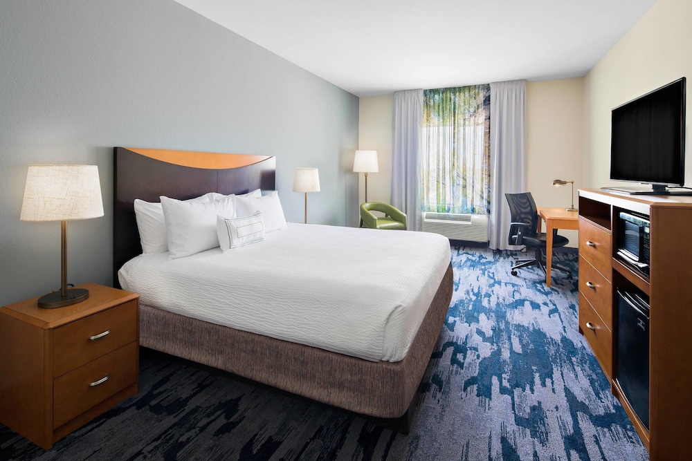 Fairfield Inn Suites Hobbs 8/44