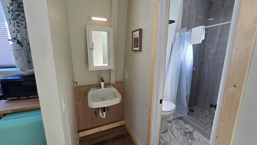 Cinnamon Bear Inn 80/80