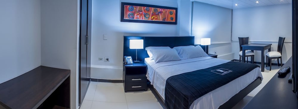 Hotel Metropolitano 25/44