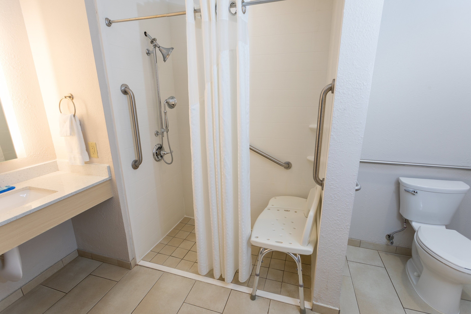 1 King Standard Communications Mobility Accessible