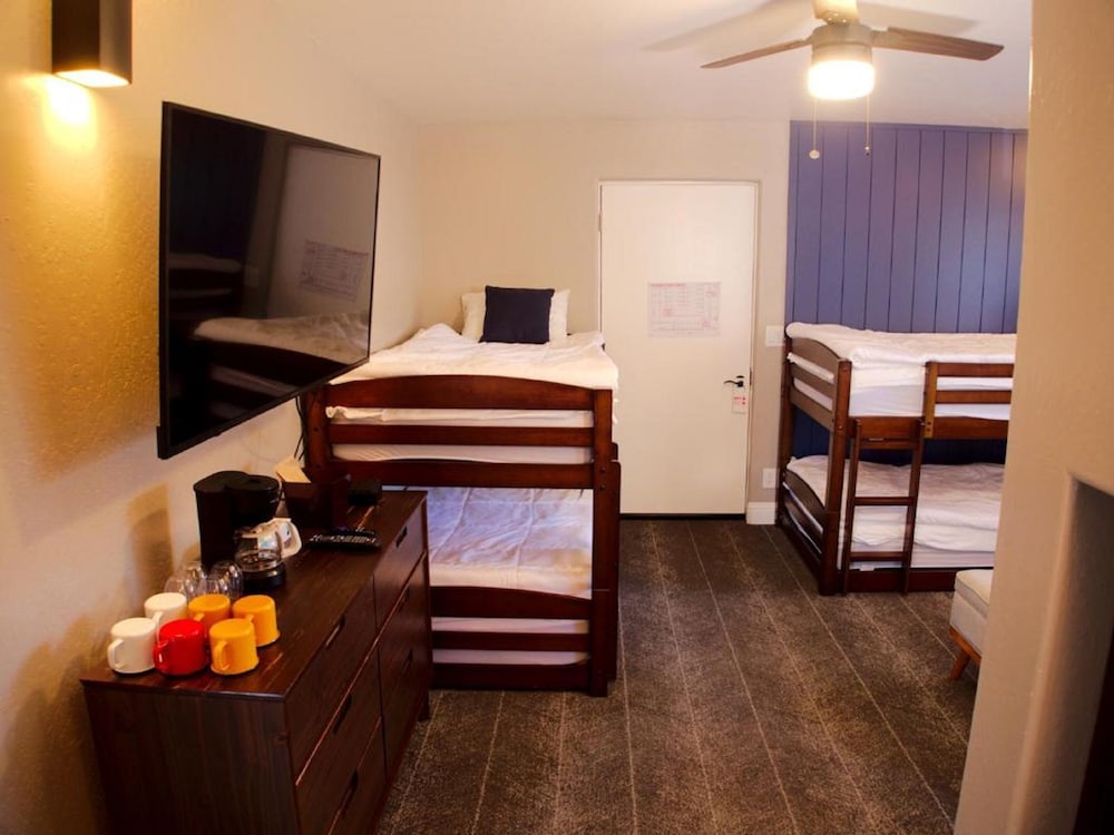 Tahoe City Inn 20/42