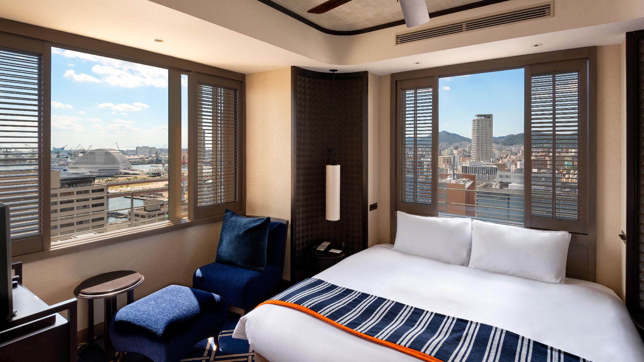 Junior Suite, King Bed, Mountain View, Executive Level, Ocean View