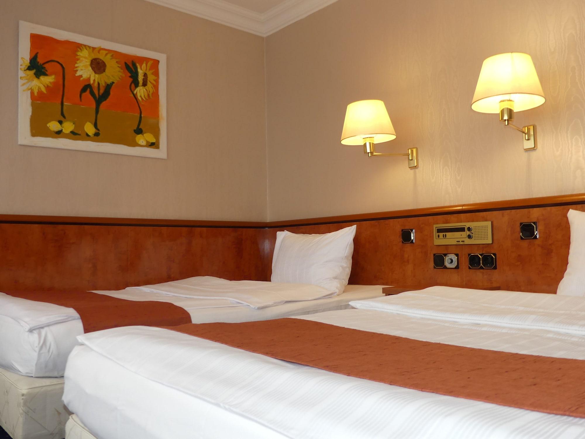 Superior, Twin Beds