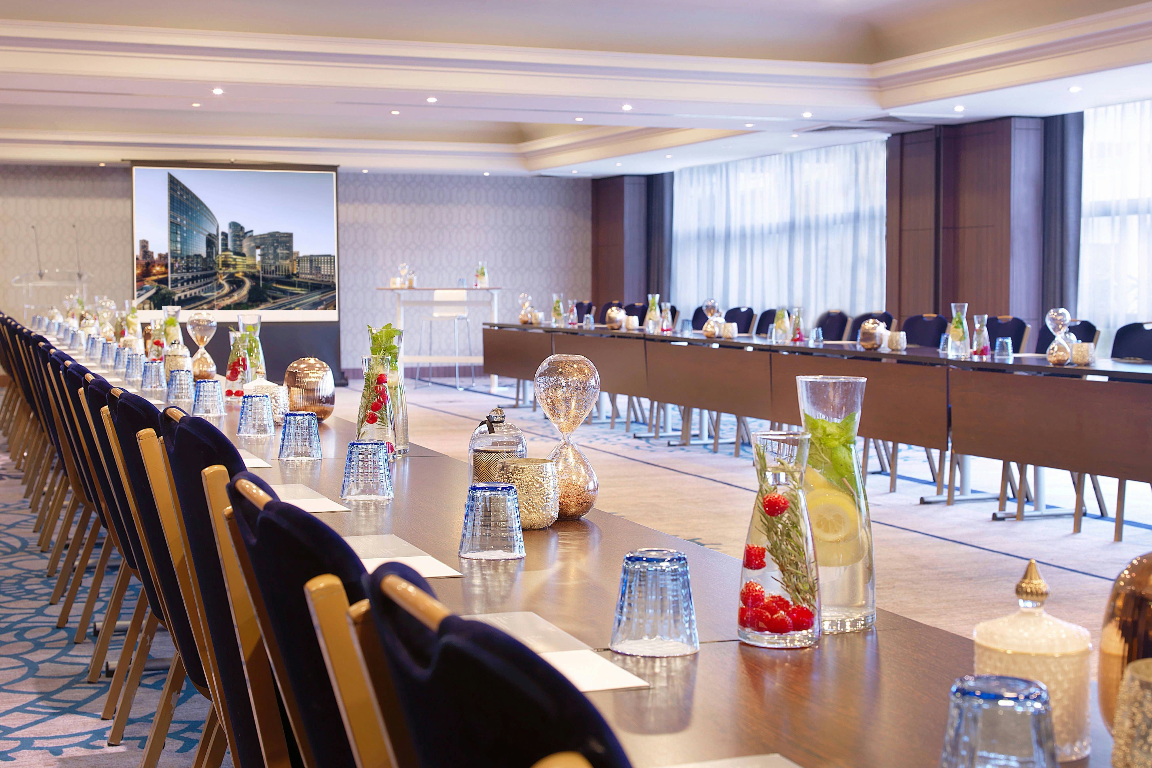 RENAISSANCE PARIS LA DEFENSE HOTEL 19/34