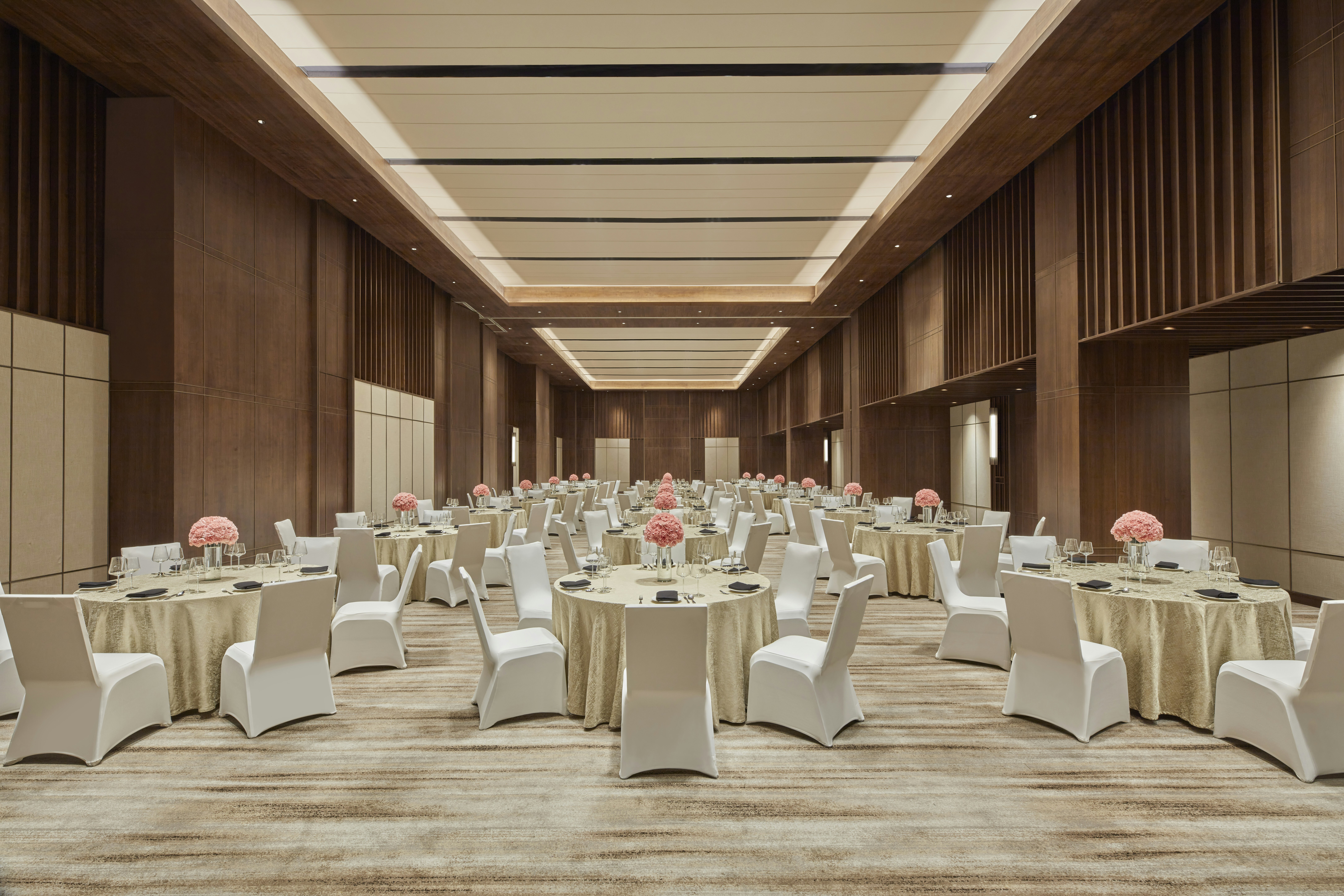 Hilton Gurugram Baani City Centre 53/60