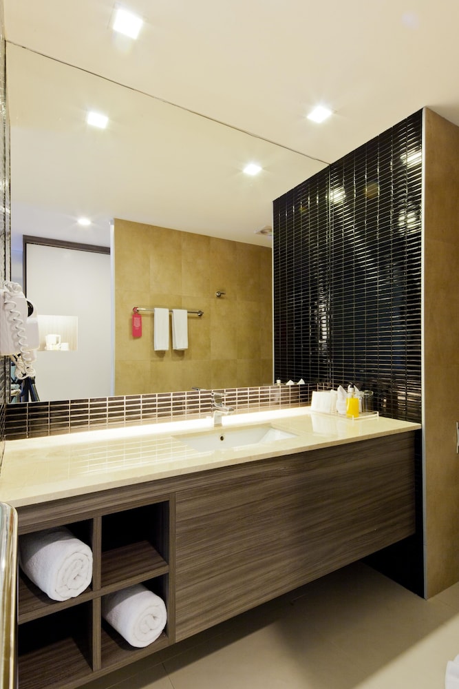 Trinity Silom Hotel 8/46