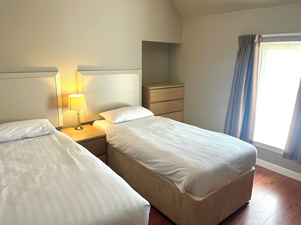 House, 2 Beds, Double and Twin Beds
