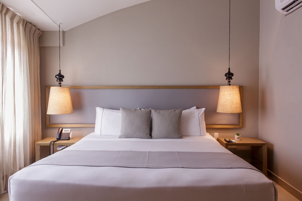 STANDARD, KING BED