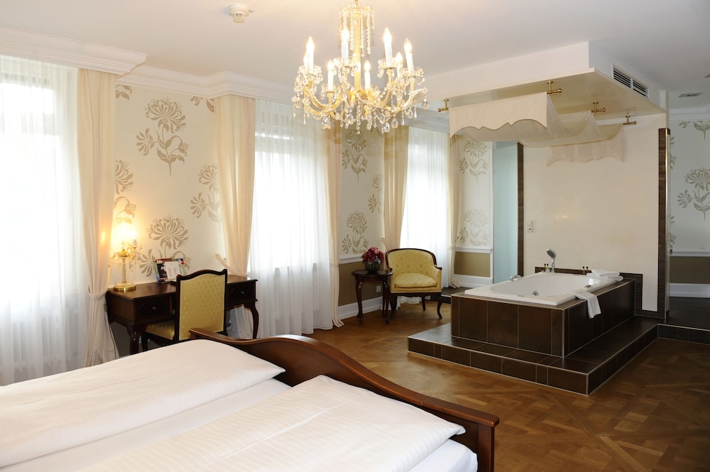Heliopark Bad Hotel zum Hirsch 25/55