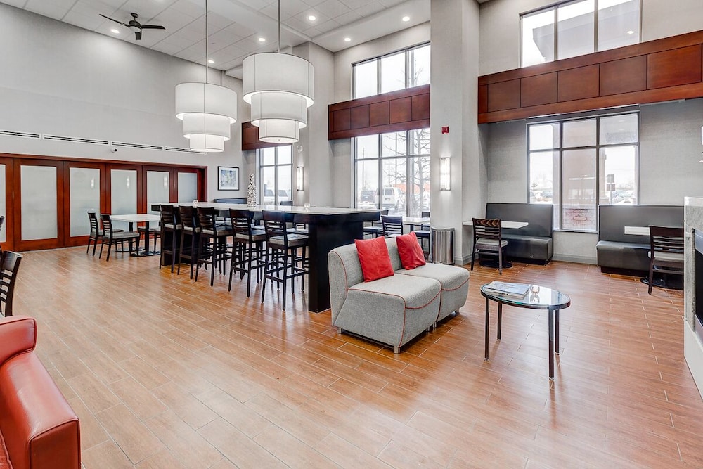 Hampton Inn Suites By Hilton Brantford 39/41