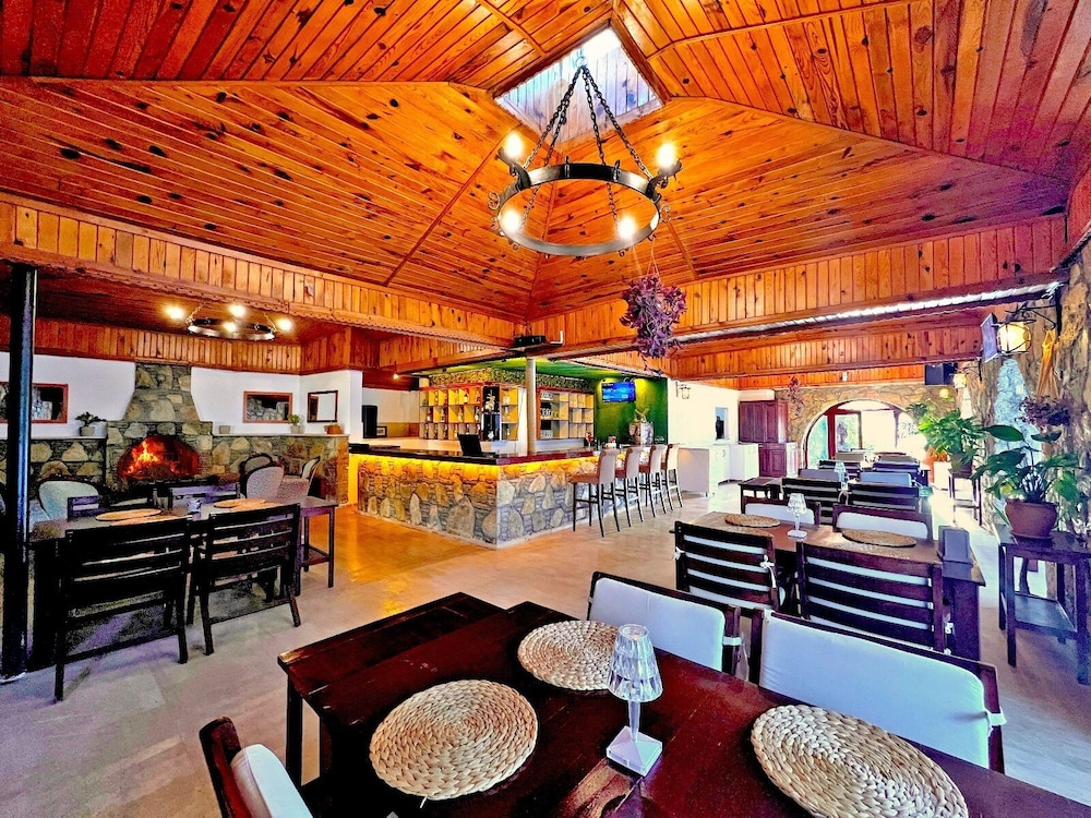 Mese Suites 15/24