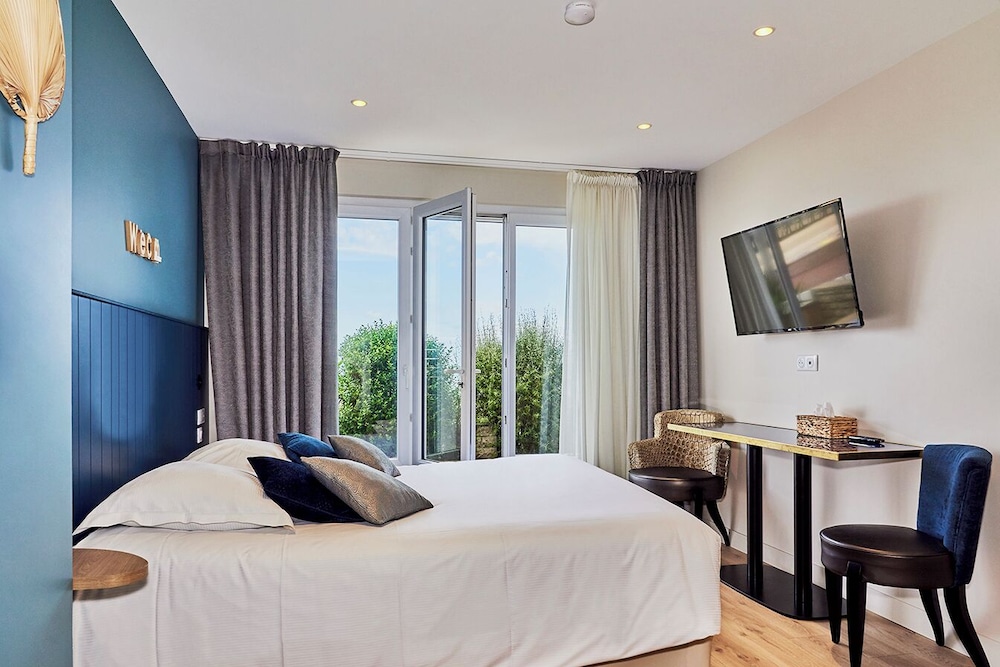 Superior, Double Bed, Sea View