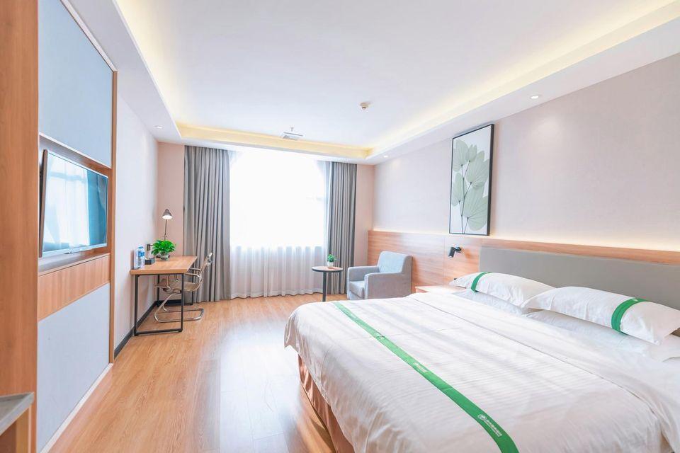 Smart, Queen Bed